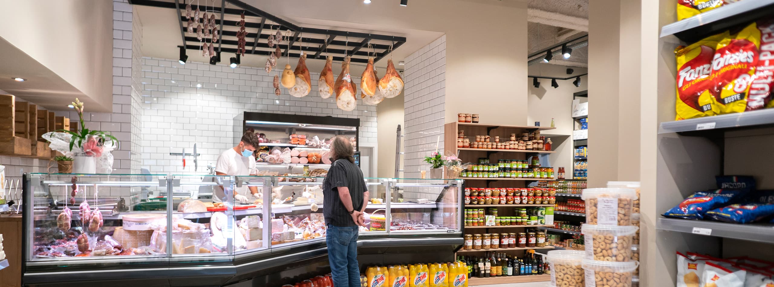 Mostrador de La Salumeria